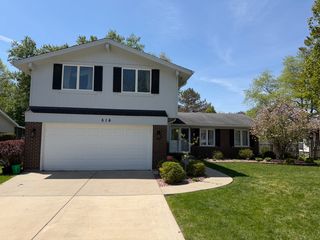 516 N Beck Road, Lindenhurst, IL 60046