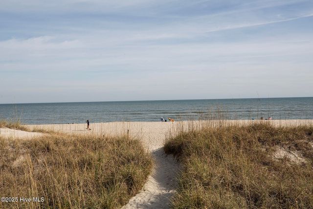 109 Sumter Avenue, Carolina Beach, NC 28428