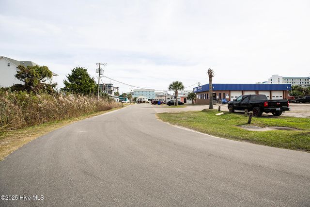 109 Sumter Avenue, Carolina Beach, NC 28428