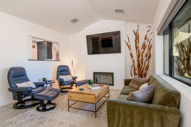 700 N Prescott Drive, Palm Springs, CA 92262