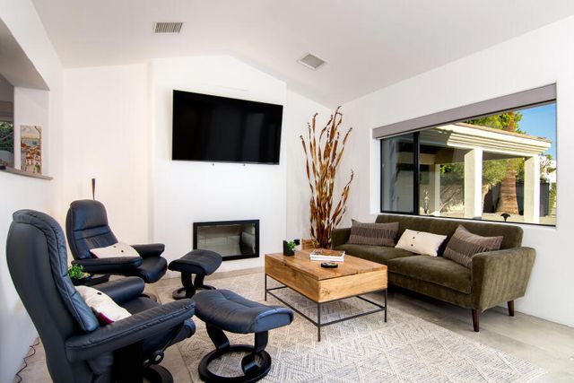 700 N Prescott Drive, Palm Springs, CA 92262