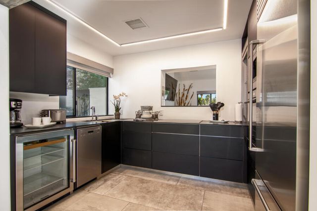 700 N Prescott Drive, Palm Springs, CA 92262