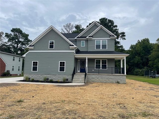 16 Madison LN S, Newport News, VA 23606