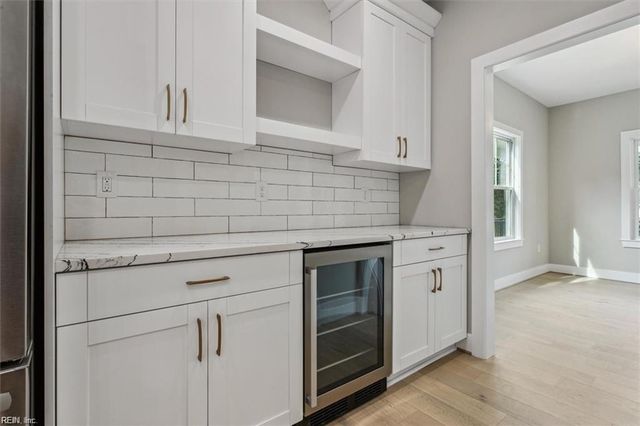 16 Madison LN S, Newport News, VA 23606