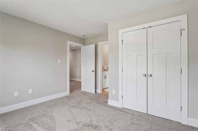16 Madison LN S, Newport News, VA 23606