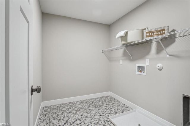16 Madison LN S, Newport News, VA 23606