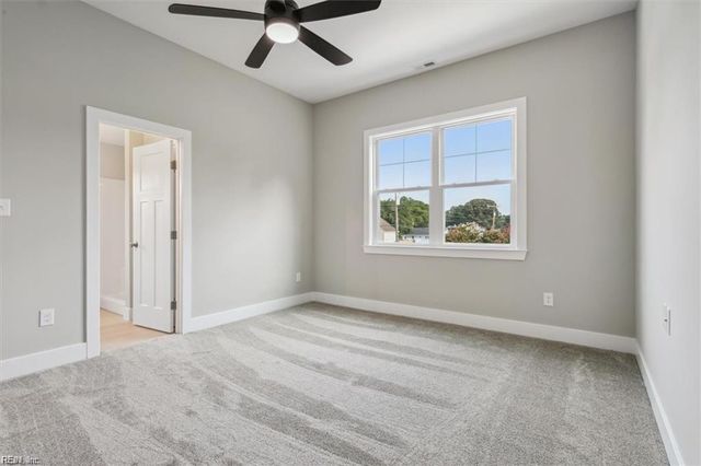 16 Madison LN S, Newport News, VA 23606