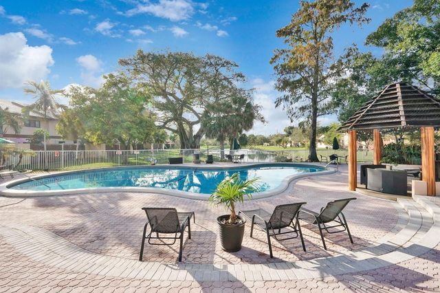 3090 S OAKLAND FOREST Drive 1901, Oakland Park, FL 33309