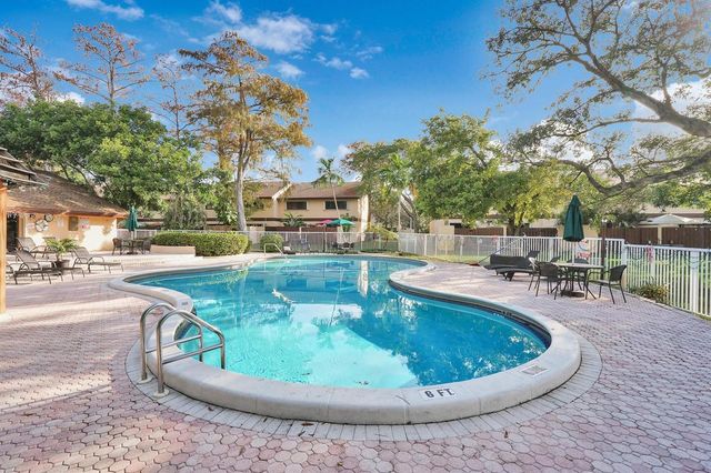3090 S OAKLAND FOREST Drive 1901, Oakland Park, FL 33309