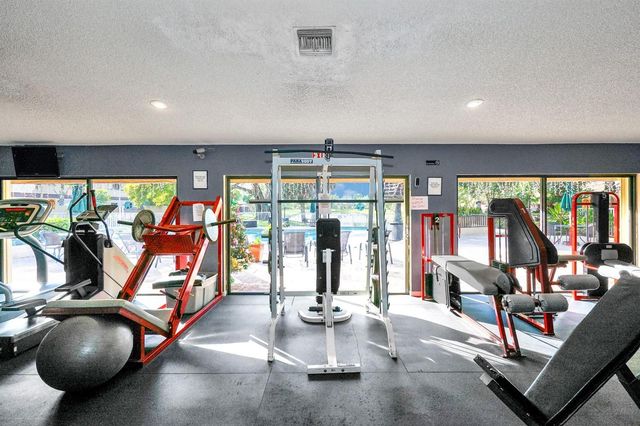 3090 S OAKLAND FOREST Drive 1901, Oakland Park, FL 33309