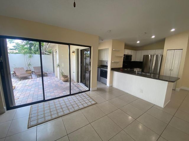 3090 S OAKLAND FOREST Drive 1901, Oakland Park, FL 33309