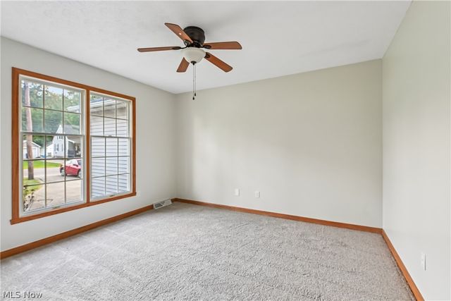 2145 Overland Avenue NE, Warren, OH 44483