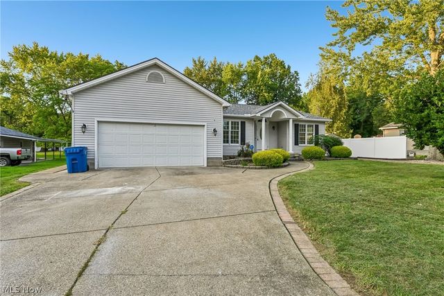 2145 Overland Avenue NE, Warren, OH 44483