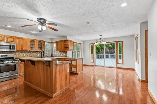 2145 Overland Avenue NE, Warren, OH 44483
