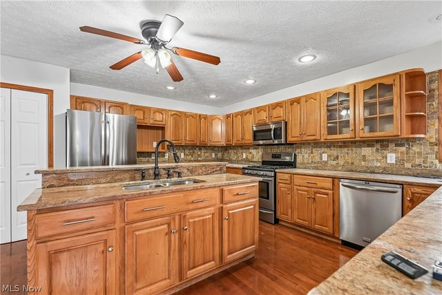 2145 Overland Avenue NE, Warren, OH 44483