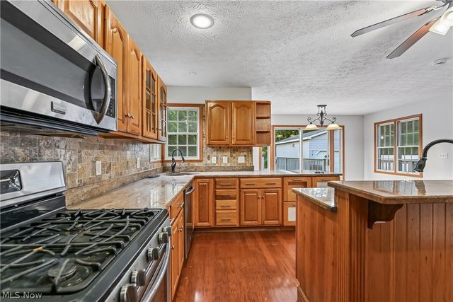 2145 Overland Avenue NE, Warren, OH 44483