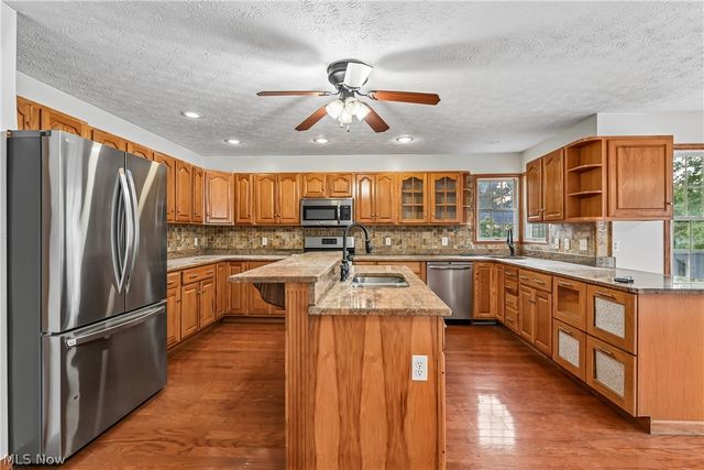 2145 Overland Avenue NE, Warren, OH 44483
