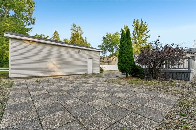 2145 Overland Avenue NE, Warren, OH 44483
