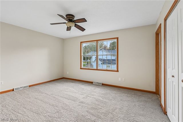 2145 Overland Avenue NE, Warren, OH 44483