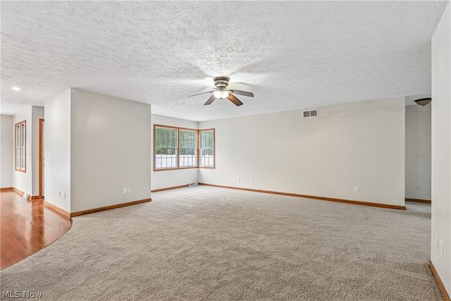 2145 Overland Avenue NE, Warren, OH 44483