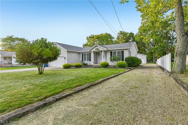 2145 Overland Avenue NE, Warren, OH 44483