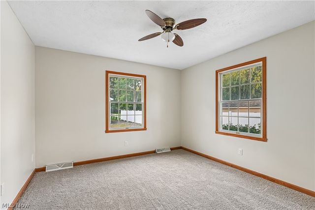 2145 Overland Avenue NE, Warren, OH 44483
