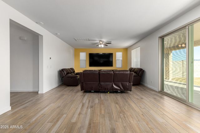 17987 W VOGEL Avenue, Goodyear, AZ 85338