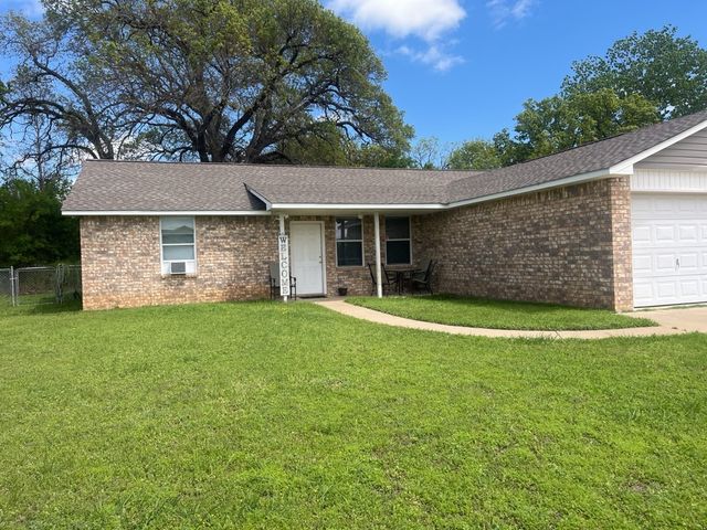 208 Bobbie Ann Court, Granbury, TX 76049