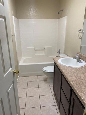 208 Bobbie Ann Court, Granbury, TX 76049