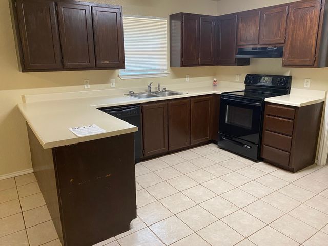 208 Bobbie Ann Court, Granbury, TX 76049