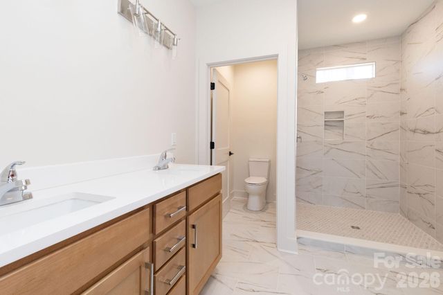 137 E Arbutus Trail, Hendersonville, NC 28792