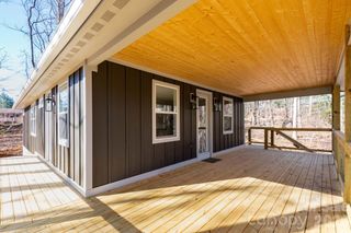 137 E Arbutus Trail, Hendersonville, NC 28792