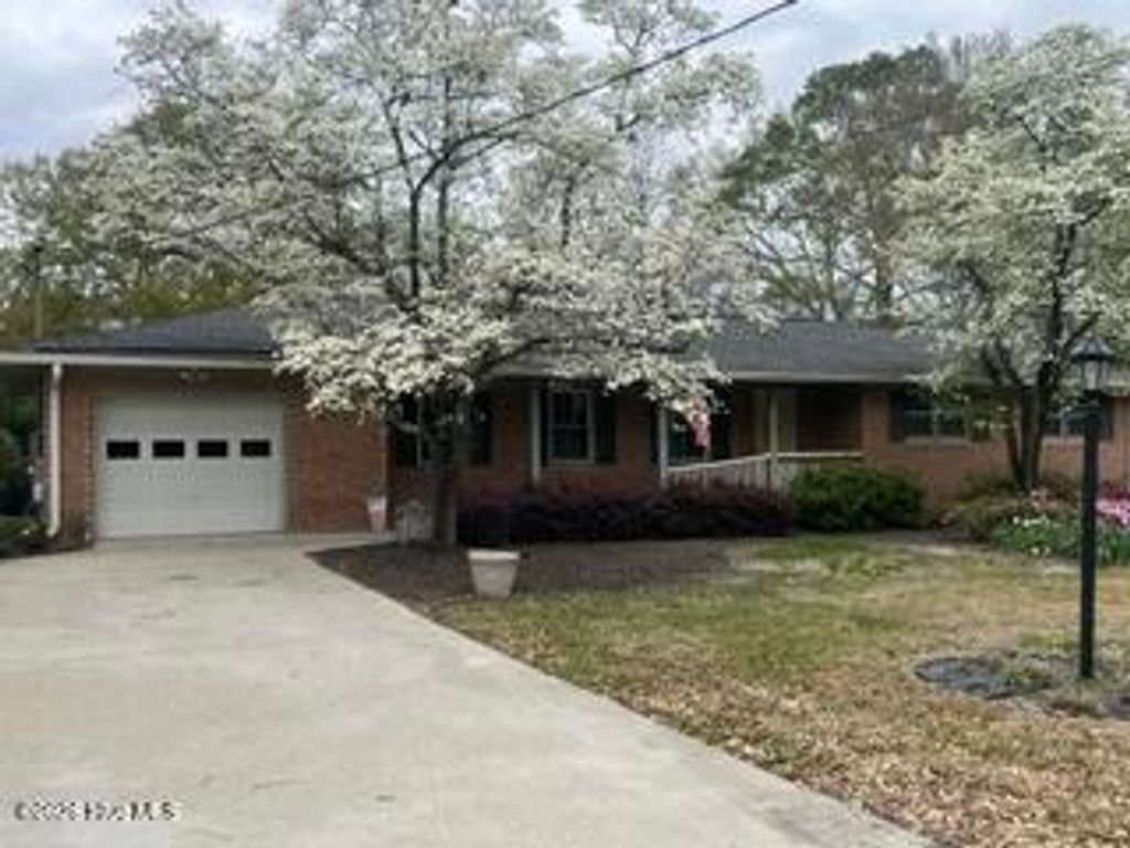 221 NW Gregg Avenue NW, Aiken, SC 29801