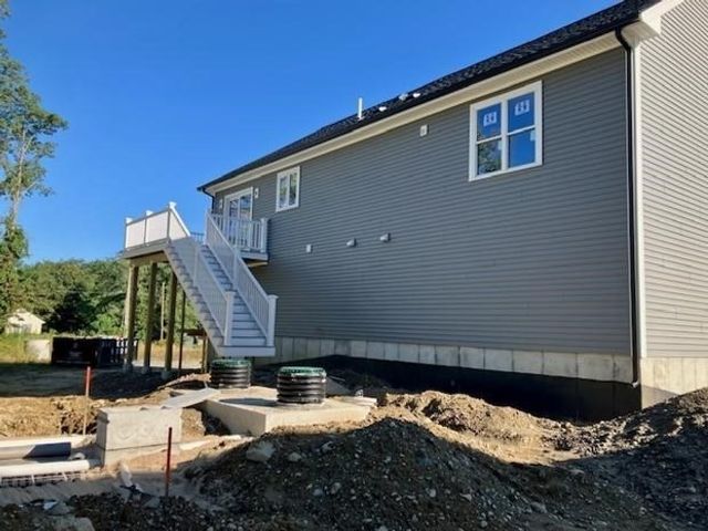 17 Lynch Way, Swansea, MA 02726