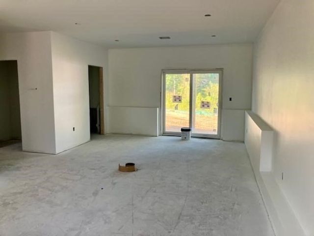 17 Lynch Way, Swansea, MA 02726