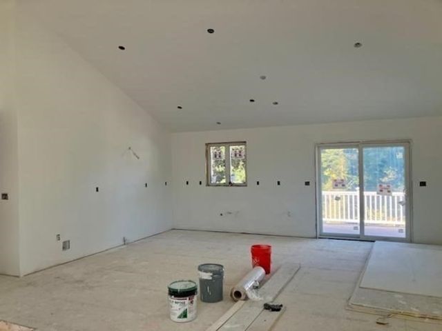 17 Lynch Way, Swansea, MA 02726