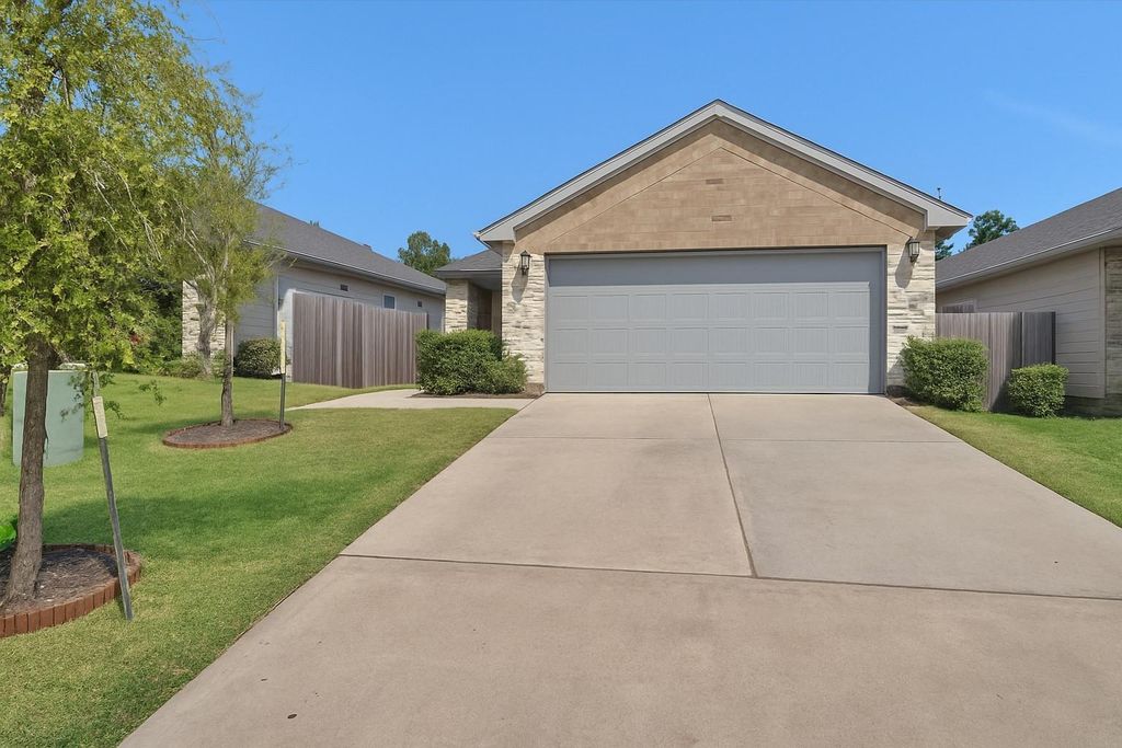 18544 Meadow Point Lane, Montgomery, TX 77316
