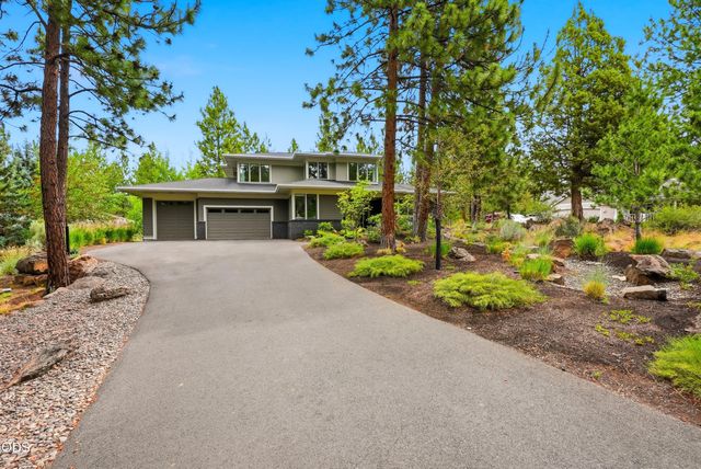2966 NW Meldrum Court, Bend, OR 97703