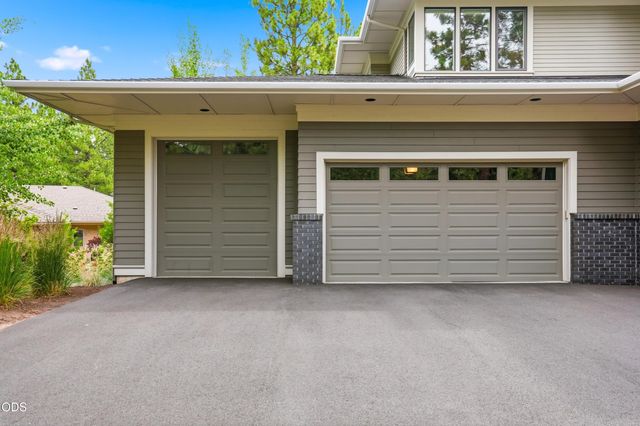 2966 NW Meldrum Court, Bend, OR 97703