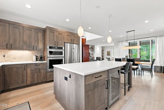 2966 NW Meldrum Court, Bend, OR 97703
