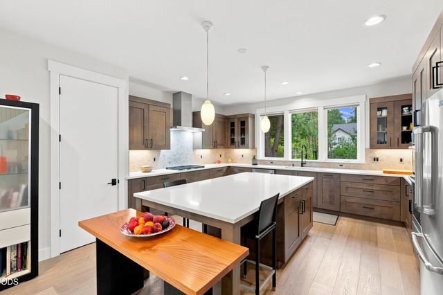 2966 NW Meldrum Court, Bend, OR 97703