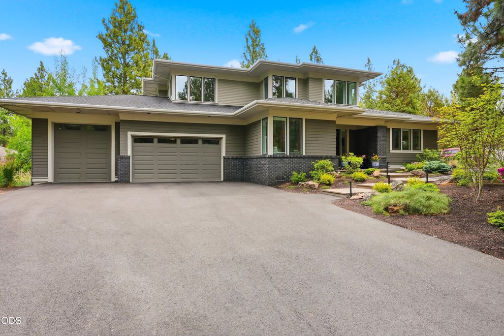 2966 NW Meldrum Court, Bend, OR 97703