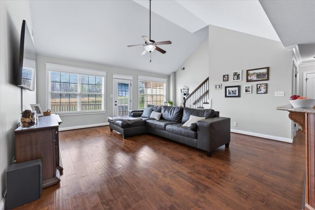 301 Ivy Bend Cir, Clarksville, TN 37043