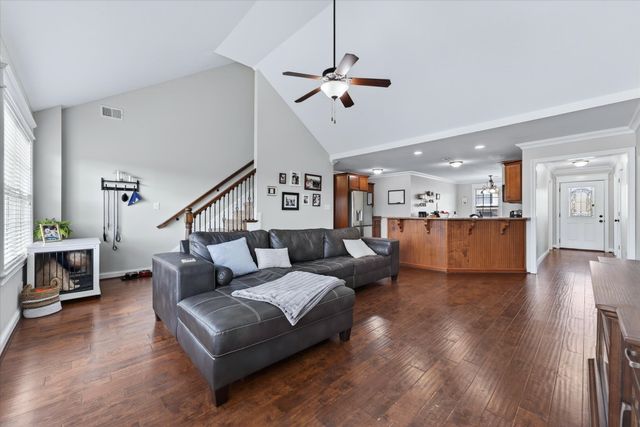 301 Ivy Bend Cir, Clarksville, TN 37043