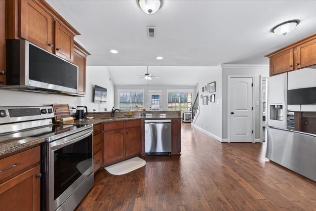 301 Ivy Bend Cir, Clarksville, TN 37043