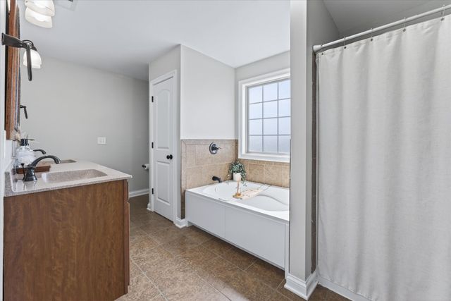 301 Ivy Bend Cir, Clarksville, TN 37043