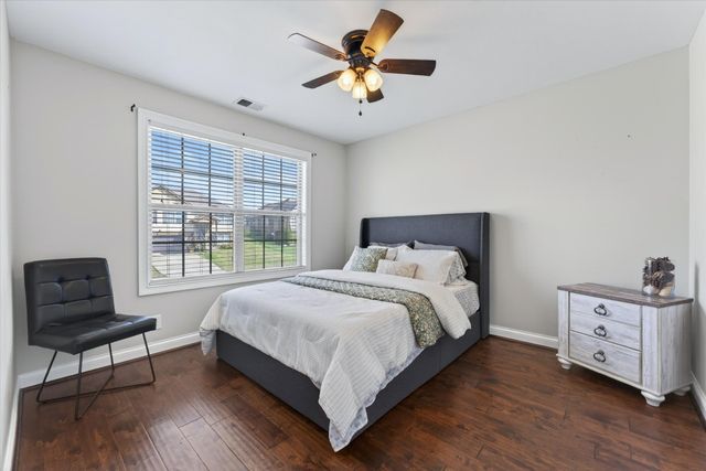 301 Ivy Bend Cir, Clarksville, TN 37043