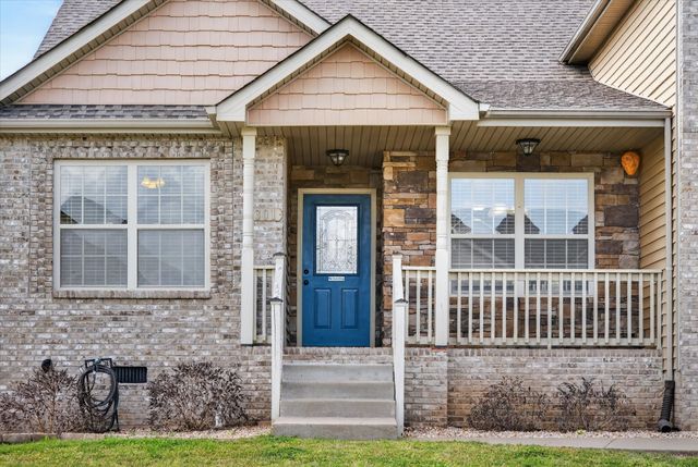 301 Ivy Bend Cir, Clarksville, TN 37043