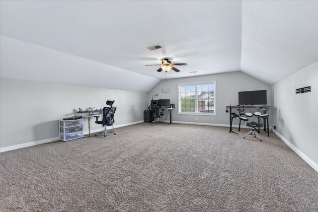 301 Ivy Bend Cir, Clarksville, TN 37043