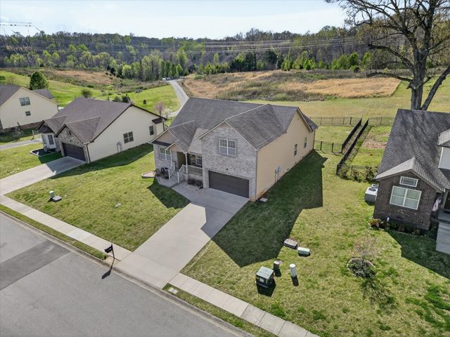 301 Ivy Bend Cir, Clarksville, TN 37043